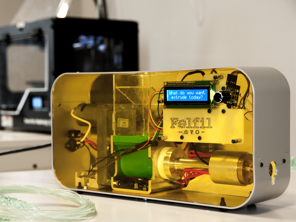 Maggiori informazioni su "#MFR15 - Felfil e Felfil Evo, autoprodursi il filamento per le stampanti 3D"