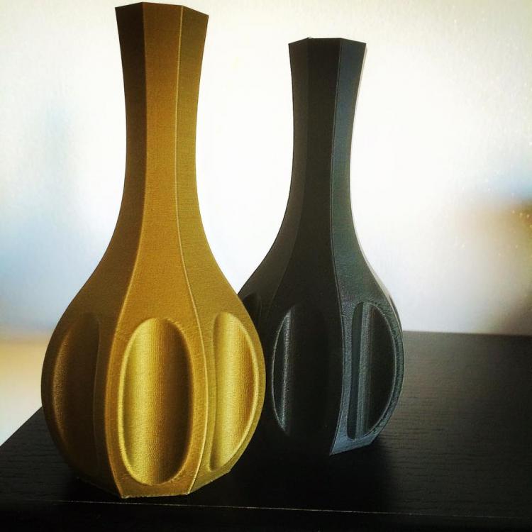 Vasi stampati in PLA.jpg